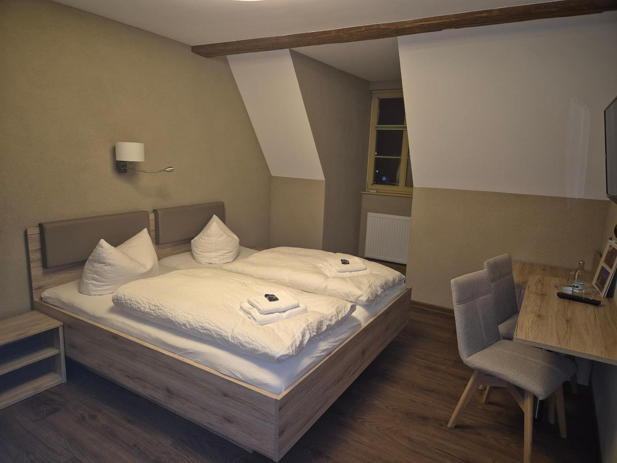 Teutsche Schule Hotel Schleusingen ภายนอก รูปภาพ