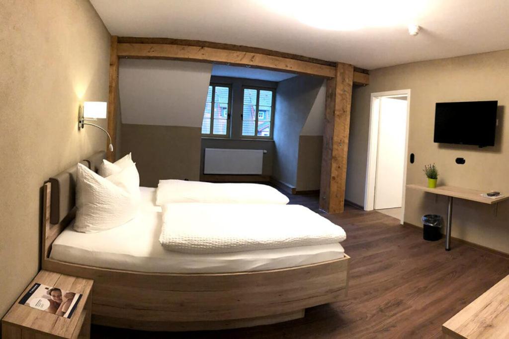 Teutsche Schule Hotel Schleusingen ภายนอก รูปภาพ