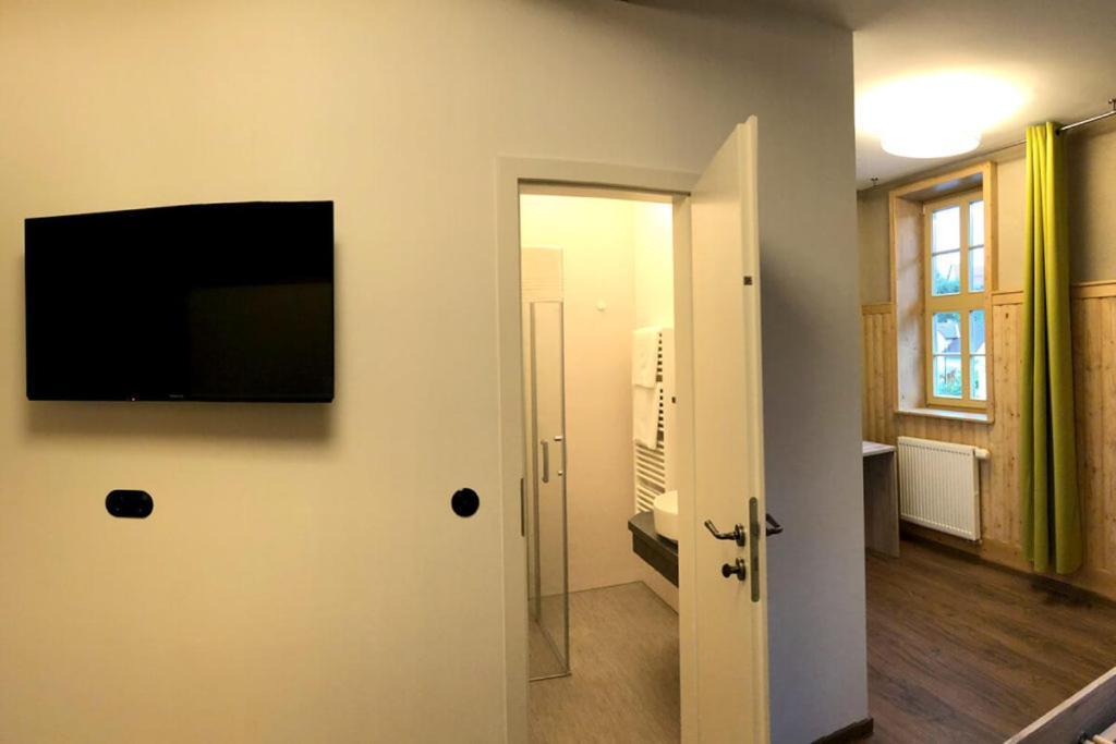 Teutsche Schule Hotel Schleusingen ภายนอก รูปภาพ